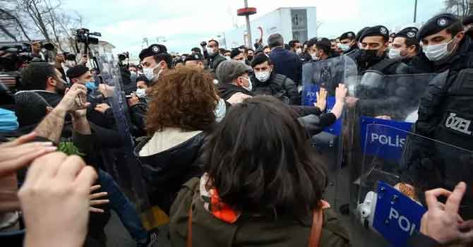 Kadıköy'deki Boğaziçi eylemine katılan 4 kişi tutuklandı