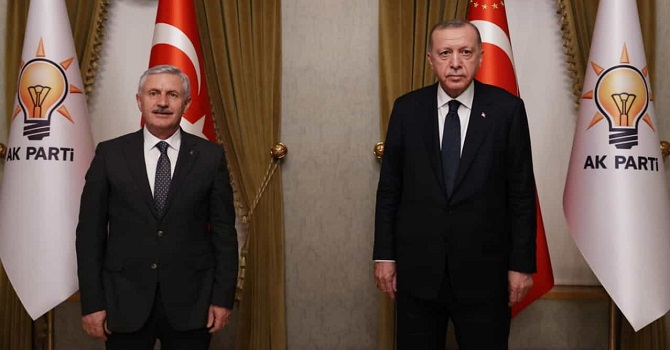 Ak Parti il başkanı Özbek'i karşılamaya davet!