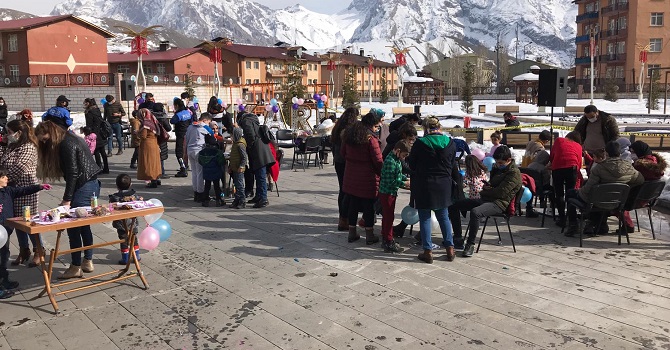 Hakkari’de Anne-Çocuk Sanat Atölyesi açıldı