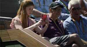 Bill Gates’in kızından 'çip' göndermesi