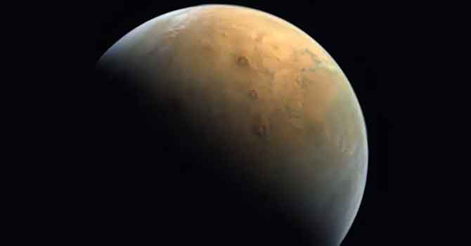 BAE'nin Mars sondasından ilk fotoğraf geldi