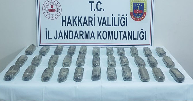 Yüksekova'da 15 kilo eroin ele geçirildi