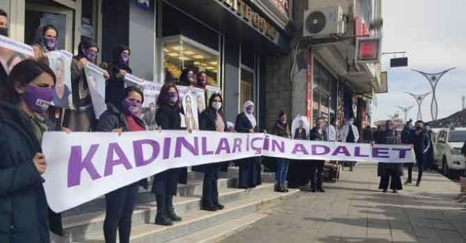 Şemdinli'de mor zincir eylemi