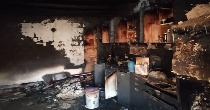 Hakkari'de 7 nüfuslu ailenin evi yangında kül oldu