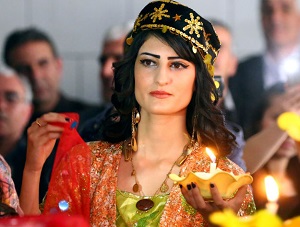 Kamışlı’da geleneksel Kürt kıyafetleri sergilendi