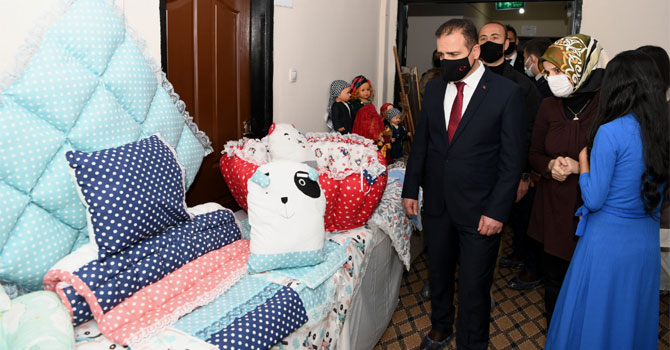 Hakkari'de Aile Destek Merkezi Sergisi açıldı