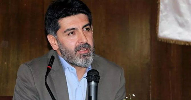 Gazeteci Levent Gültekin'e Halk TV önünde saldırı