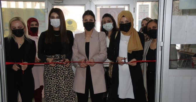 Gür: Hakkari Halk Eğitimi Merkezi Fabrika gibi çalışıyor