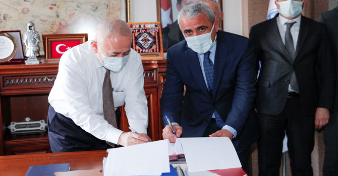 Hakkari Üniversitesi ile Milli Eğitim Müdürlüğü protokol imzaladı
