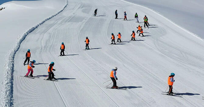 Bakan Varank: Burası Alp Dağları değil, Hakkari Mergabütan Kayak Merkezi