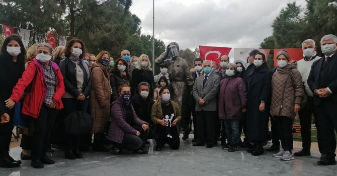 Sağlık çalışanlarına saygı anıtı açıldı