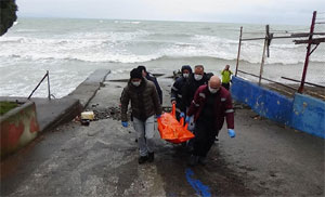 Düzce'de denizde kayboldu, Zonguldak'ta cansız bedeni sahile vurdu