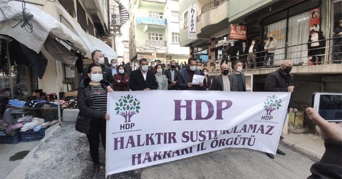 Hakkari'de HDP protestosu: Bu mu demokratik eylem planlarınız?