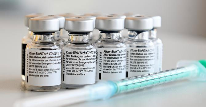 Koca: İlk BioNTech aşıları Türkiye'ye ulaştı