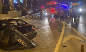 Otomobilden fırlayan 1'i kadın 2 kişi yaralı