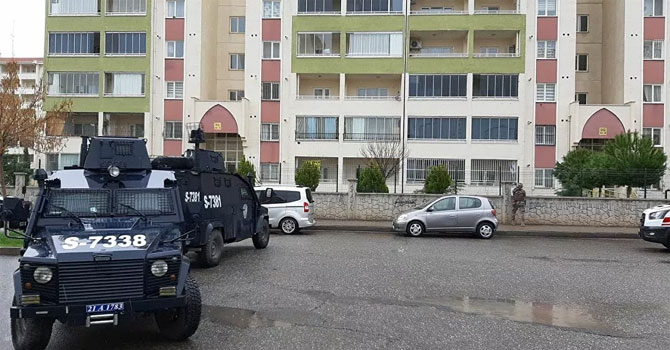 Diyarbakır'da rehine operasyonu: Yaralılar var