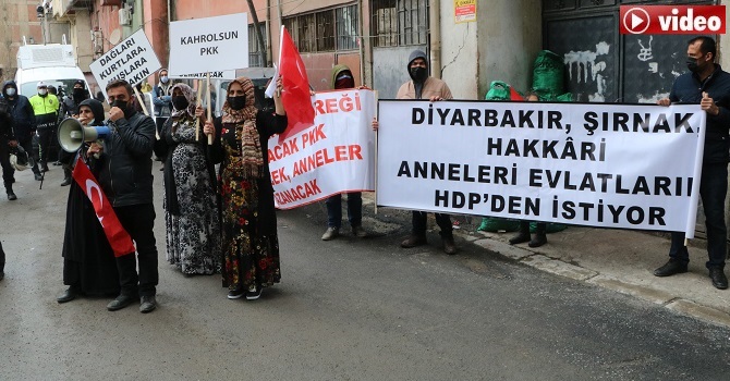 Hakkari'de HDP önünde oturma 5. haftasında!