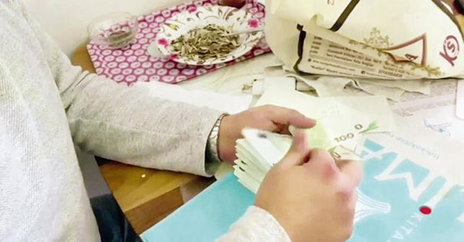 Rüşvetin fotoğrafı ortaya çıktı! ‘Tokatçılar’ böyle vurgun yaptı