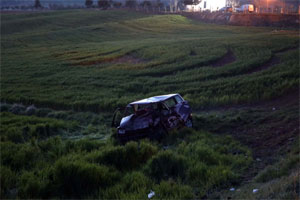 İki otomobil çarpıştı: 1 ölü, 7 yaralı