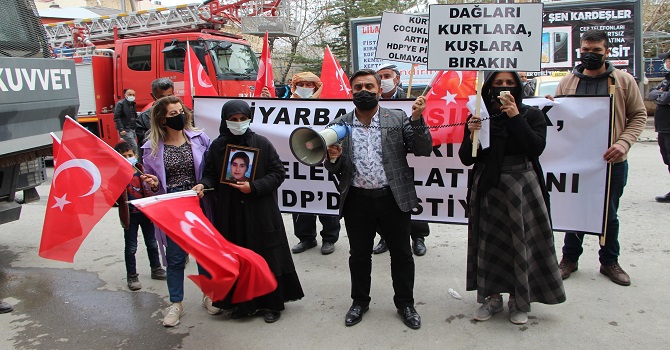 HDP Hakkari il örgütü önünde oturma eylemi 6. haftasında!