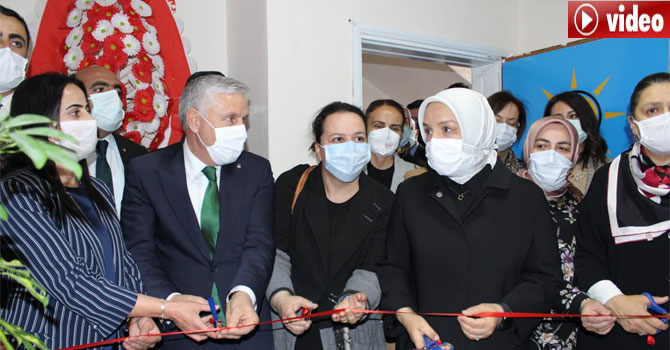 Ak Parti Kadın Kolları Genel Başkanı Keşir Hakkari’de
