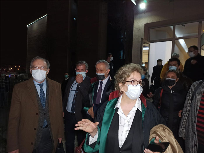 Gözaltına alınan emekli amiraller serbest kaldı