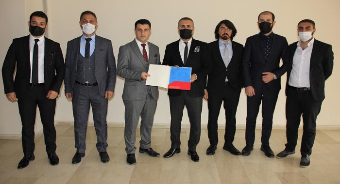 Hakkari Baro Başkanı Canan Mazbatasını Aldı