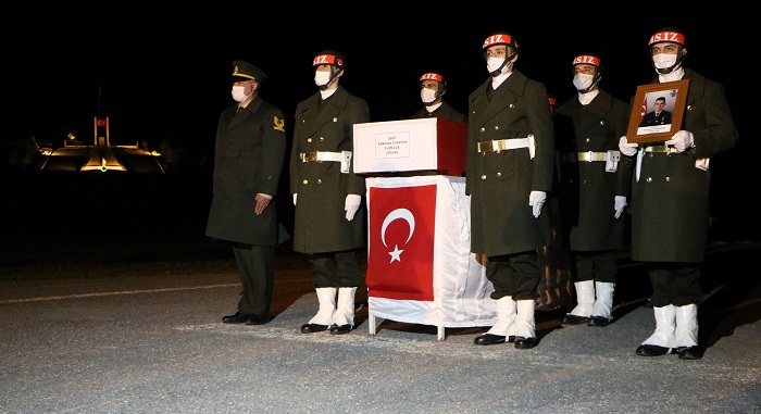 Hakkari'de şehit asker için tören düzenledi