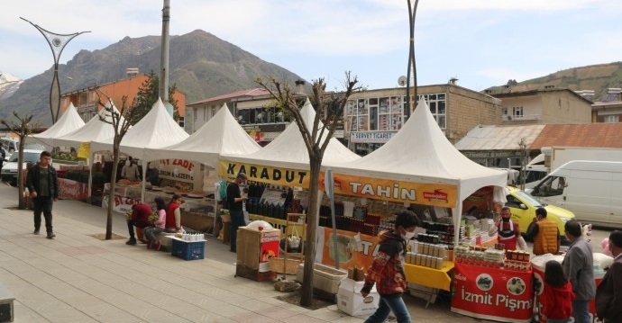 Şemdinli esnafından 'Yöresel Ürün' fuarına tepki