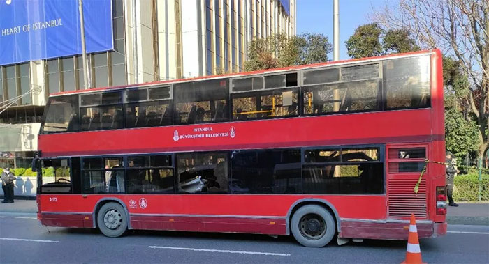 Çift katlı İETT otobüsü kaza yaptı: 1 ölü, 1 yaralı