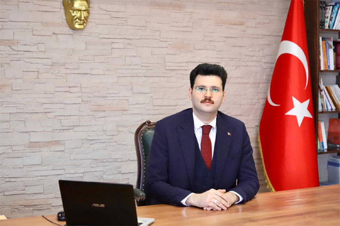 Çukurca Kaymakamı Hasan Kurt'tan 23 Nisan mesajı