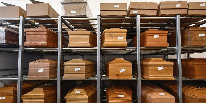 Defin krizi: Binlerce cenaze aylardır gömülmeyi bekliyor