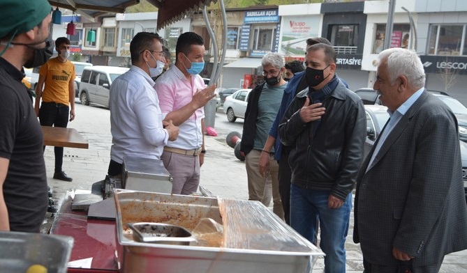 Çarşı'da denetimlerde bulundu