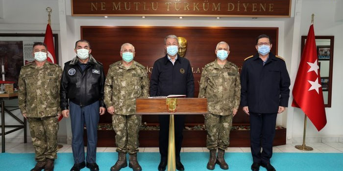 Milli Savunma Bakanı Hulusi Akar Yüksekova'da