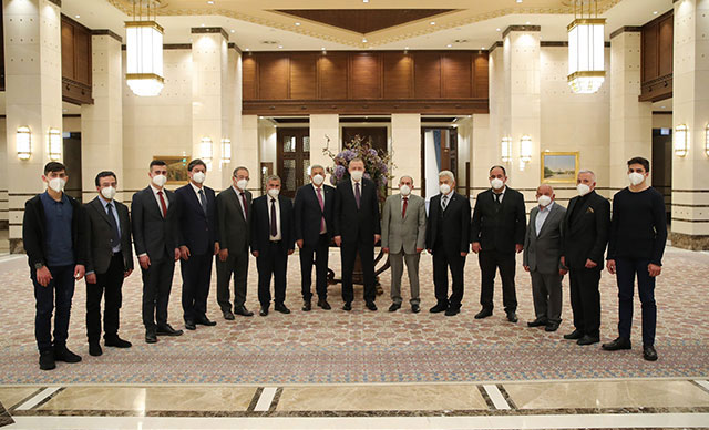 Erdoğan esnafla iftar yaptı