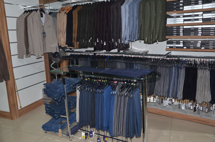 Hakkari’deki 30 yıllık mağaza satılığa çıkartıldı