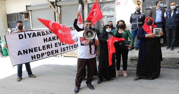 HDP Hakkari il örgütü önünde oturma eylemi 7. haftasında!