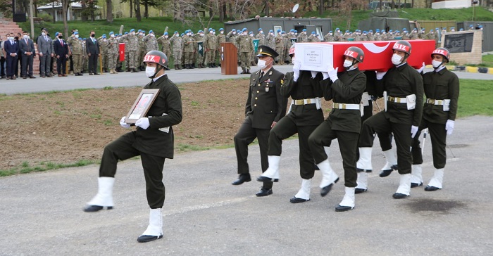 Helikopterden Düşen Şehit Asker için Hakkari'de tören!