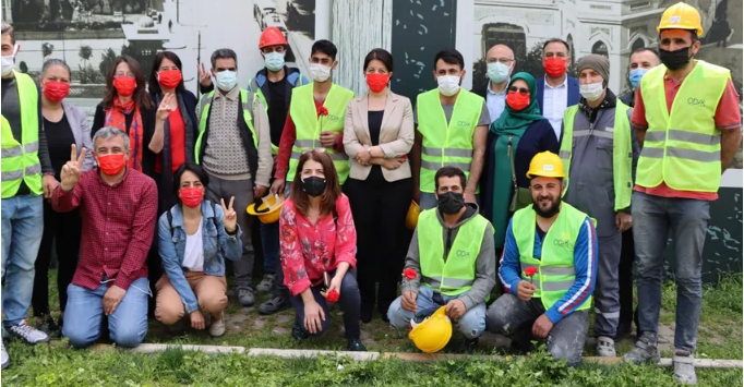 HDP Eş Genel Başkanları Galataport ve kağıt işçilerini ziyaret etti