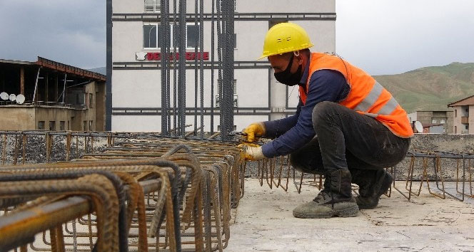 Yüksekovalı işçilerin 1 Mayıs mesaisi