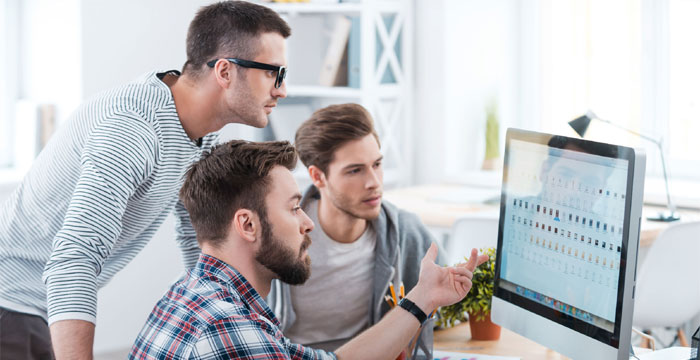 Yargıtay: "Şirket bilgisayarından sosyal paylaşım sitelerine girmek haklı fesih sebebi"