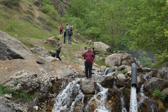 Hakkari'deki şelaleye büyük ilgi