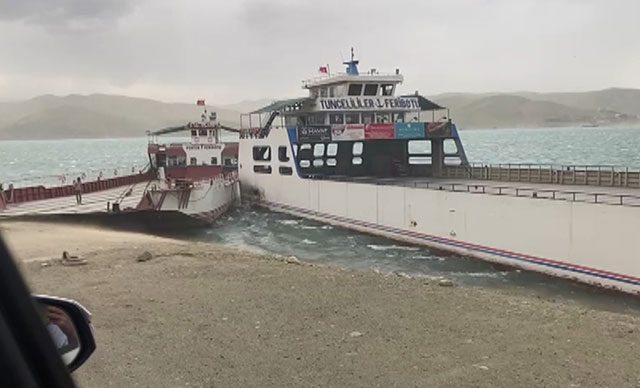 Elazığ'da feribot kazası