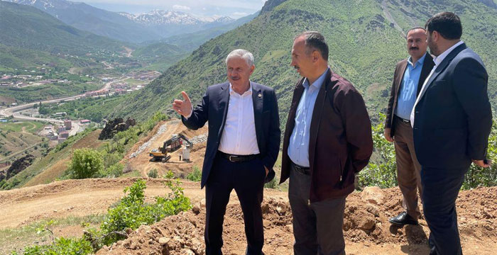 Ak Parti heyetinden Şemdinli ve Derecik çıkartması