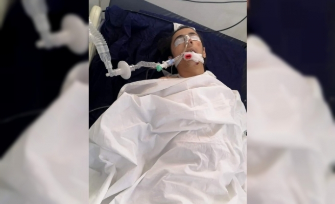 Hakkarili genç ambulans uçak istiyor