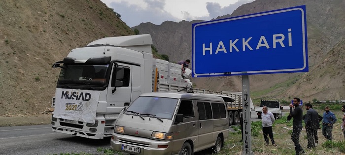 Hakkari MÜSİAD, ihtiyaç sahibi aileleri yalnız bırakmıyor!