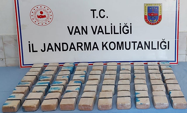 İran sınırında 21 kilo eroin ele geçirildi