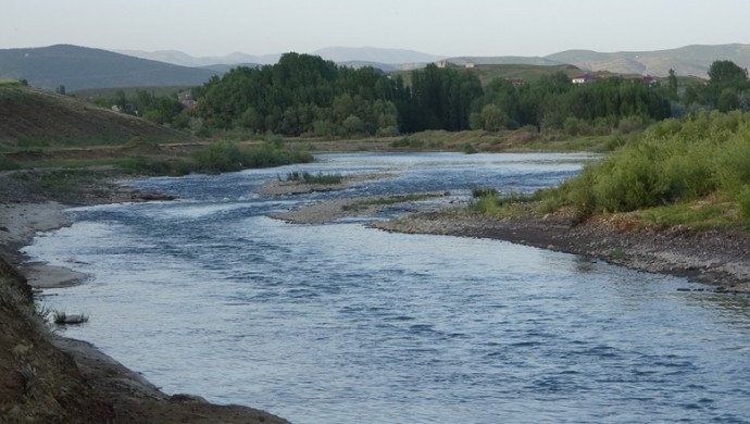 Bir çocuğun cansız bedeni derede bulundu
