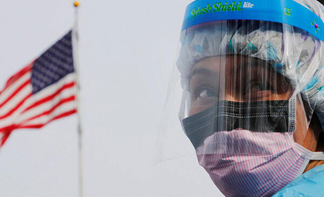 Aşılananlar artık maske takmak ve sosyal mesafe kuralına uymak zorunda değil