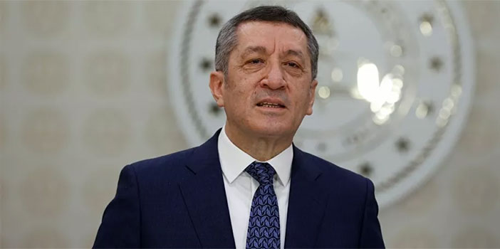 Selçuk, liseli öğrenciler için kamera karşısına geçti